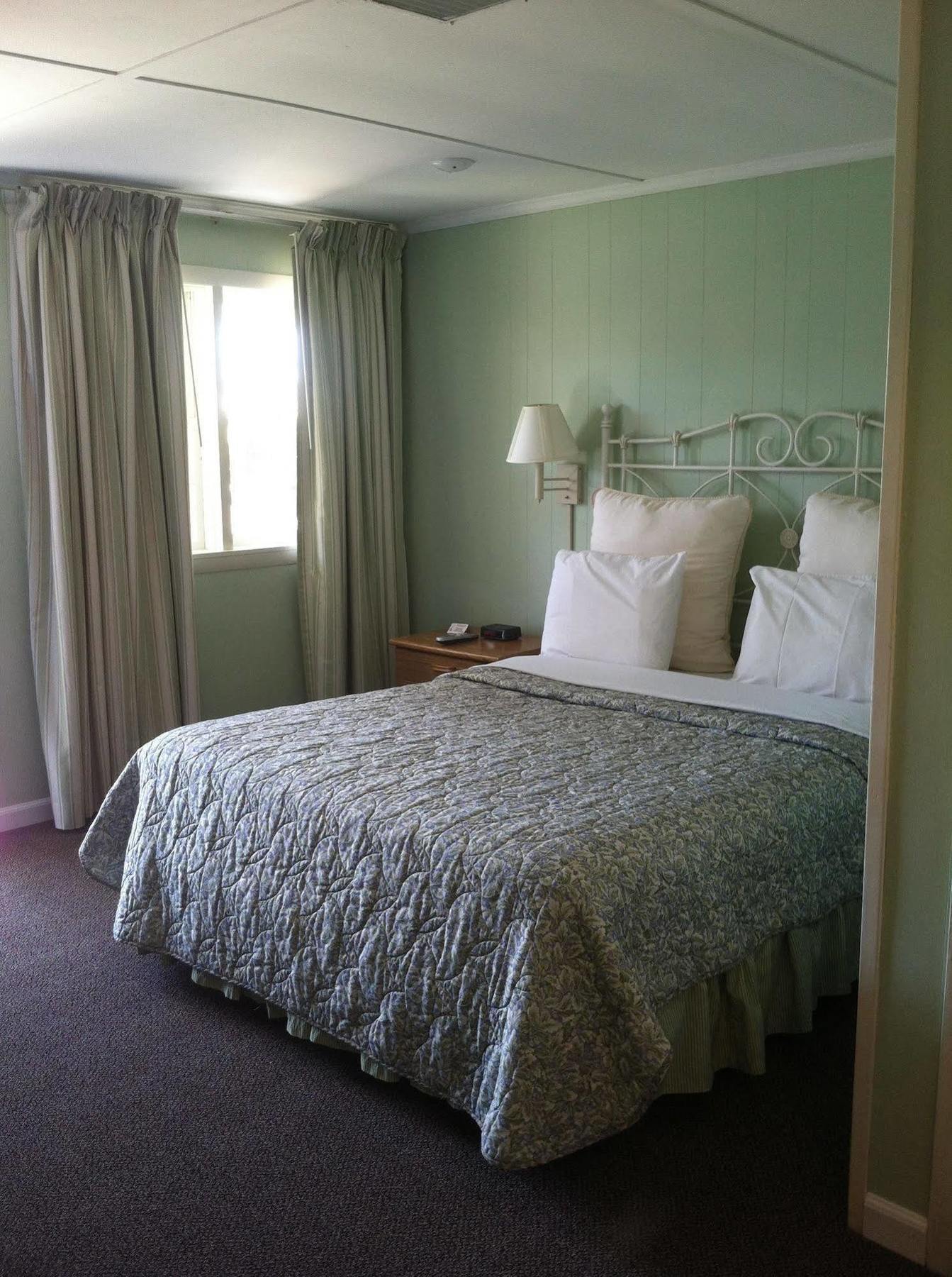 Blue Sea Motor Inn North Truro Exterior photo